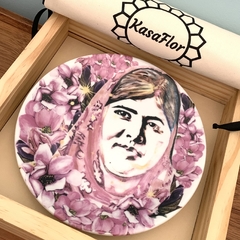 Wall Plate Malala - Coleção Musas - Silvia Augusta França