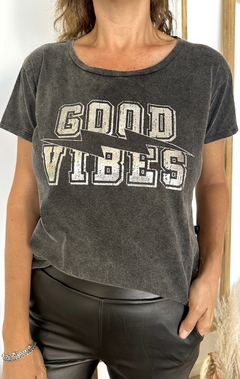 Remera Good Vibes