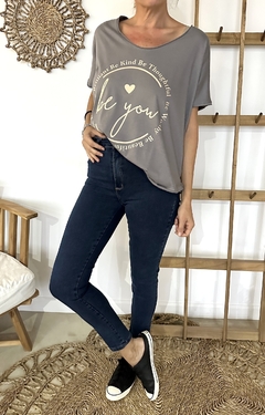 Remera Be you - tienda online