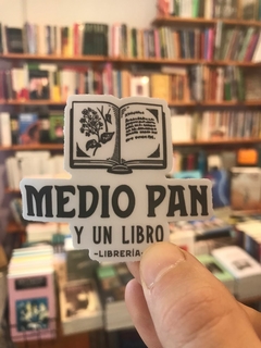 Sticker Medio Pan