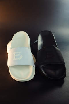 Monochromatic Slides - comprar online