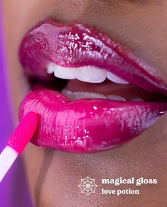 Gloss Magical Melu - By Ruby Rose - Boca Rosada Makeup