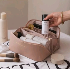 Bolsa necessecer organizadora para cosméticos e maquiagens com divisórias - Boca Rosada Makeup