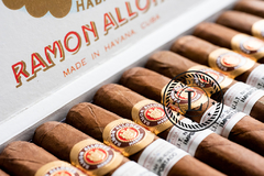 Habano Ramón Allones Small Club Coronas - Fortaleza Media - Cepo 42 - Tiempo de Fumada 30 min. - comprar online