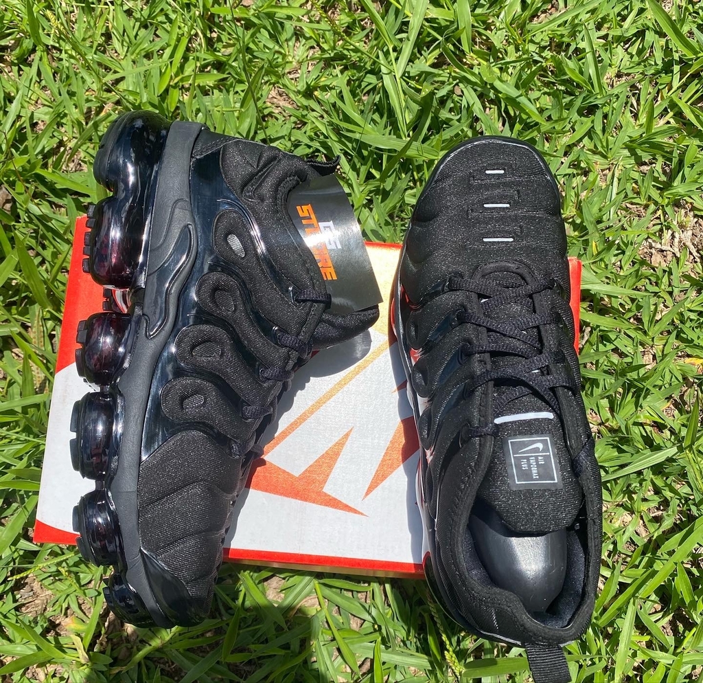Nike vapormax plus preto e verde sales