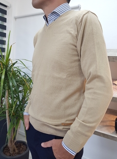 Sweater Jano escote V beige en internet