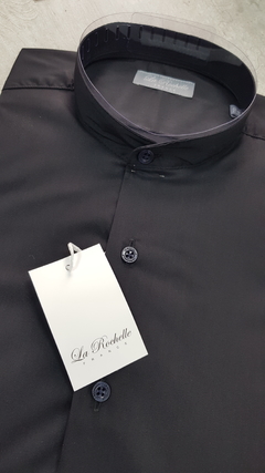 Camisa negra cuello mao elastizada 1207