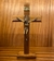 Crucifixo de mesa ou parede - Santo Santo Santo