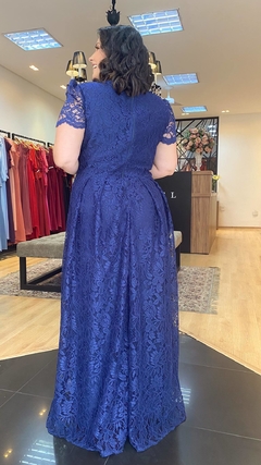 Vestido em Renda Solange Azul Marinho Plus - comprar online