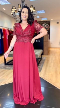 Vestido em Tule Bordado Liah Marsala Plus