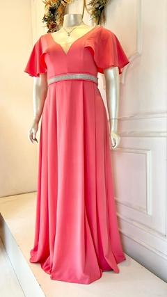 Vestido em Crepe Goya Coral Plus + Cinto Strass