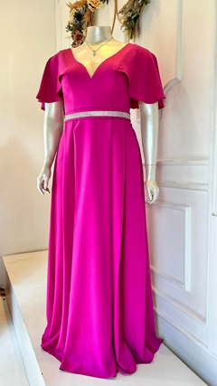 Vestido em Crepe Goya Fucsia/Pink Plus + Cinto Strass
