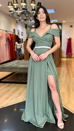 Vestido em Crepe Monique Verde Oliva + Cinto Strass