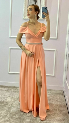 Vestido em Crepe Monique Coral+ Cinto Strass