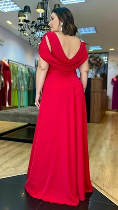 Vestido em Crepe Clarice Vermelho Plus (Mangas Removíveis) - comprar online