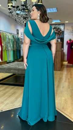 Vestido em Crepe Clarice Verde Escuro Plus (Mangas Removíveis) - comprar online