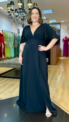 Vestido em Crepe Virgínia Preto Plus (Mangas Removíveis)