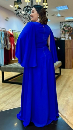 Vestido em Crepe Amália Azul Royal Plus + Cinto Strass (Mangas Removíveis) - Babel