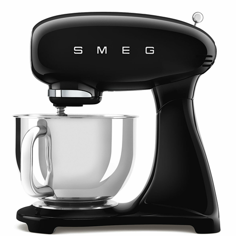 BATIDORA DE PIE NEGRA SMEG SMF01BLAR