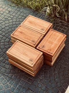 Platos de madera x6 un. C/grabado