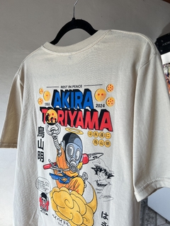 Remera "Toriyama" Vainilla en internet