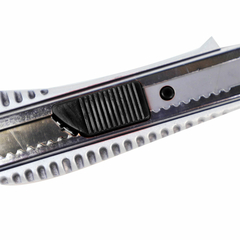 Cutter de Aluminio Barovo hoja 18 mm x 100mm CUT-0018 - AHP Insumos