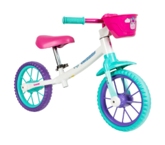 Bicicleta de equilibrio menina