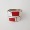 Anillo Cuadrado en Plata con detalles en Rojo