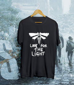REMERA LOOK FOR THE LIGHT