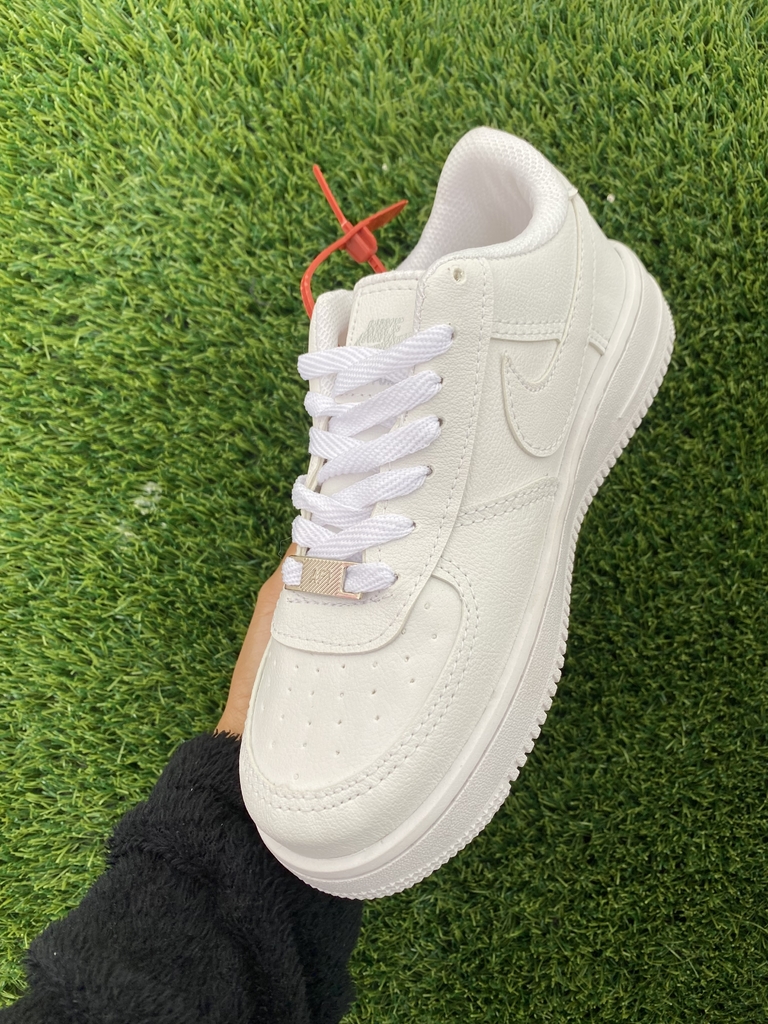 Air Force Linha Premium Branco com Lacre