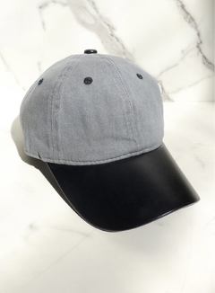 Imagen de GORRA DE GABARDINA Y ECO CUERO