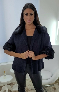 casaco feminino anselmi ambicione coleção inverno na cor preta com pele fake para o frio