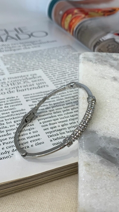 BRACELETE COM DETALHE DE STRASS na internet