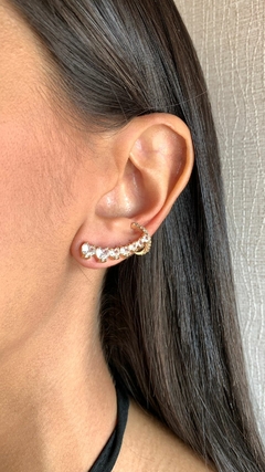 EAR CUFF DOURADO DE CORAÇÕES