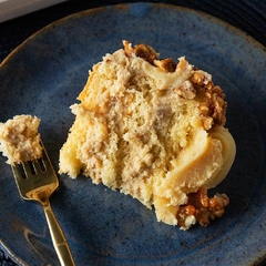 Bolo de nozes com creme suíço na internet