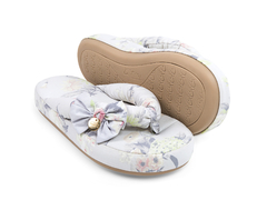 Chinelo de Dedo Floral Cinza