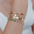 Kit de braceletes e pulseiras femininas coloridas e cristal variadas folheadas em ouro 18k