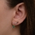 Brinco Ear Cuff clorido com pingente de gota cor verde turmalina Banhado em Ouro 18k