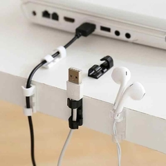 Sujeta Cables Adhesivo x 20 - Comprar en marcianosdeco