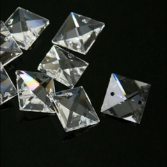 Quadrado de Cristal Lapidado K9 (2 furos) 20mm - 10 PEÇAS