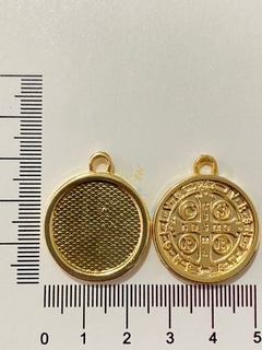 Pingente São Bento Redondo para resinar 25mm - Dourado - comprar online