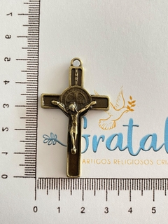 Crucifixo São Bento III 50mm - Ouro Velho - comprar online