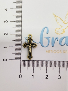 Crucifixo tamanho mini dupla face pequeno cor ouro velho - comprar online