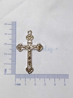 Crucifixo Deus Conosco - Níquel - comprar online