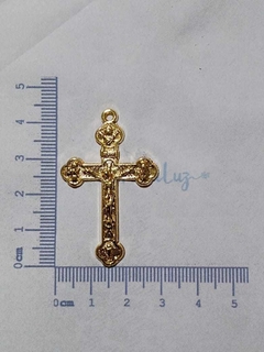 Crucifixo Deus Conosco - Dourado - comprar online