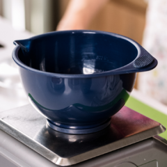 Set de 3 bowls con tapa color azul en internet