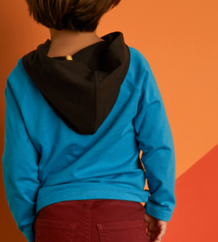 Blusa Infantil Masculina Super Heróis - Marca Alphabeto - Modelo de Costas