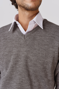 Sweater escote V gris - tienda online