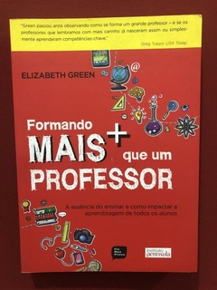 Livro - Formando Mais Que Um Professor - Seminovo