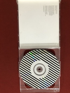 CD Duplo- Pet Shop Boys - PopArt - The Hits - Import - Semin - Sebo Mosaico - Livros, DVD's, CD's, LP's, Gibis e HQ's